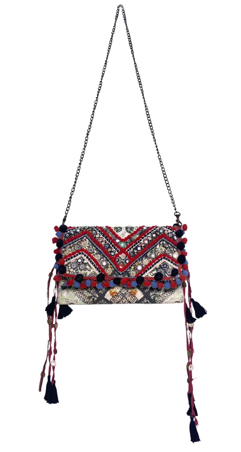 URBAN OUTFITTERS Bandolera Etnika